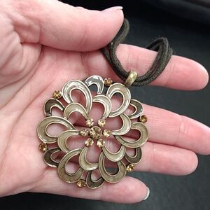 Brown swirly flowery enamel necklace